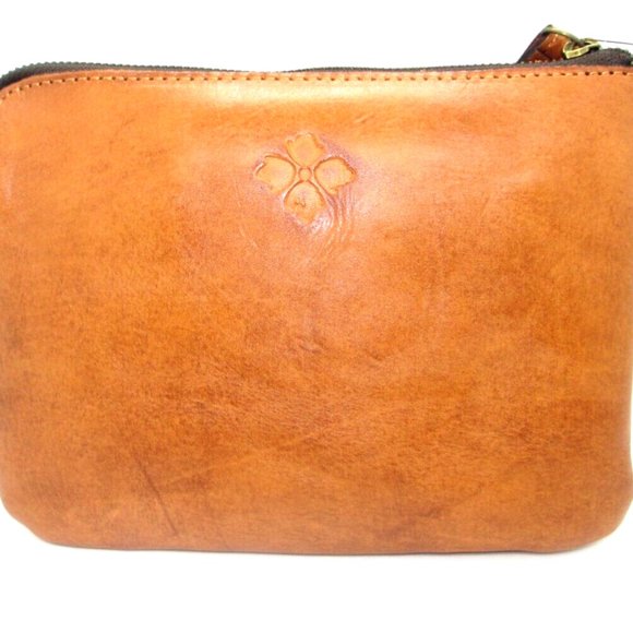 NWT Patricia Nash Cassini Leather Wristlet Burnished Tooled Gold P34986 - Picture 2 of 4